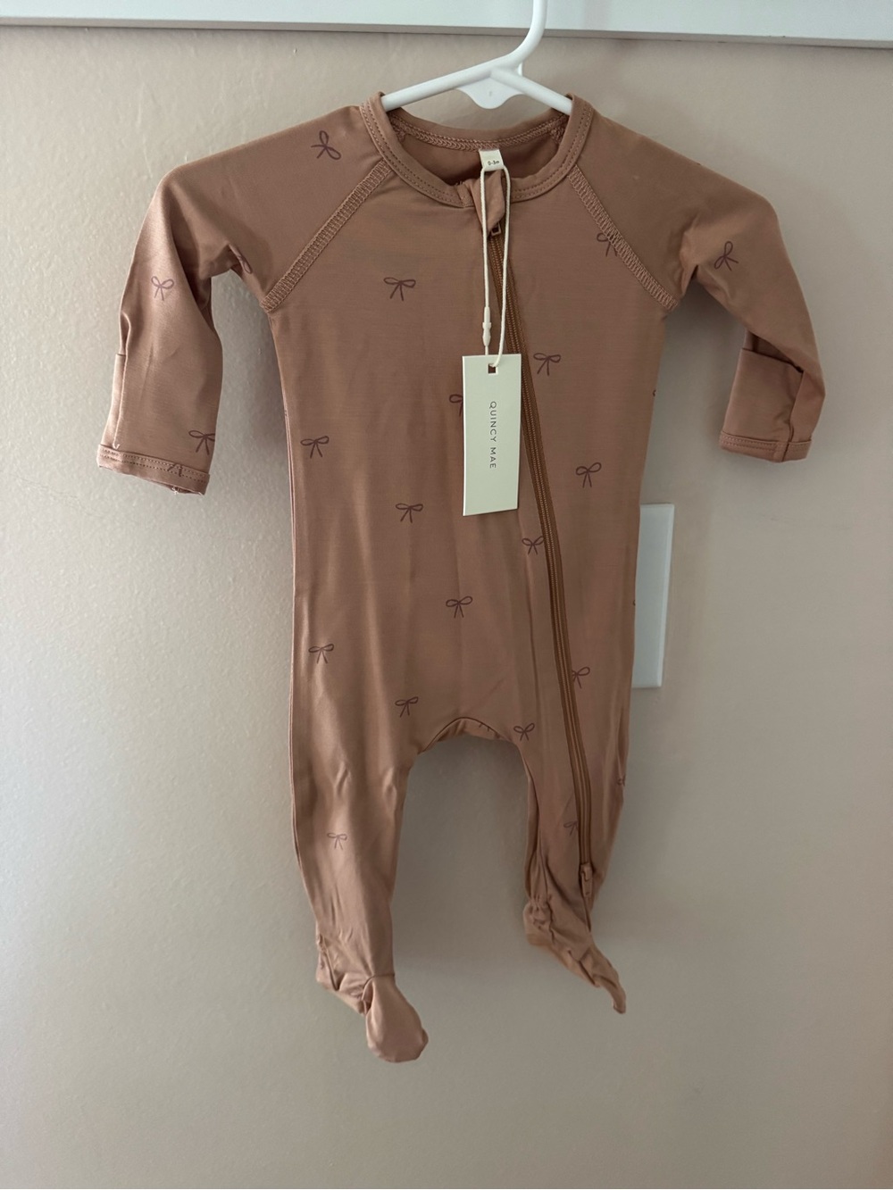 0-3M Quincy Mae Mauve Brown Bow-Print Zip Footed One-Piece